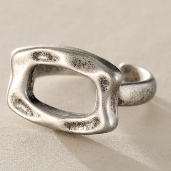 Free People Ring  ~ Silver Square Size 8 ~ Adjustable - Picture 1 of 3